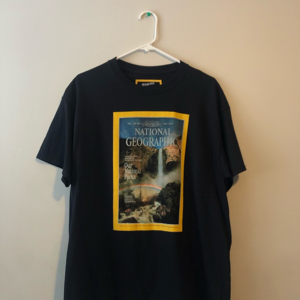 National Geographic Graphic Tee L